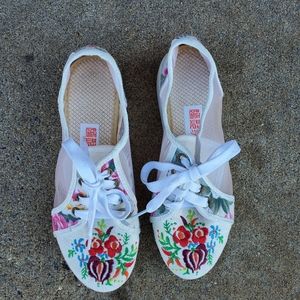 Floral Embroidered Sneakers with mesh sides, Size 40